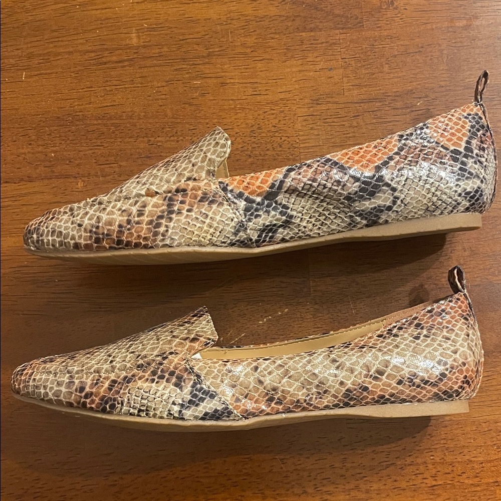 NEST Women's Faux-Snakeskin Flats- Orange Multiprint - Picture 3 of 5